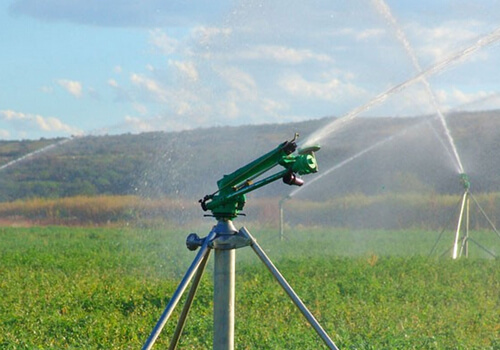 Аграрное орошение водными пушками